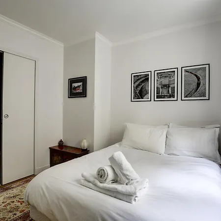 Private Apartment - Cambronne - Eiffel Tower * Paryż