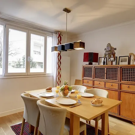 Private Apartment - Cambronne - Eiffel Tower * Paryż